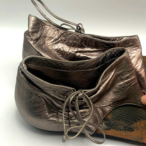 DOLCE VITA SLOUCHY THONG METALLIC LEATHER SANDAL - Picture 4 of 14